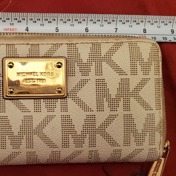 Michael Kors Designer Tan Zip Around Clutch Wallet - Picture 5 of 6